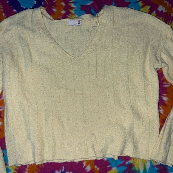 SO Women's Light Yellow V-Neck Sweater - Picture 1 of 2